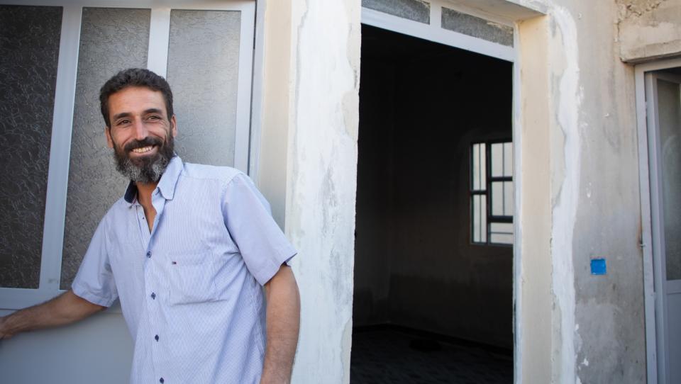 Entre el conflicto y el regreso: la lucha diaria de los padres refugiados