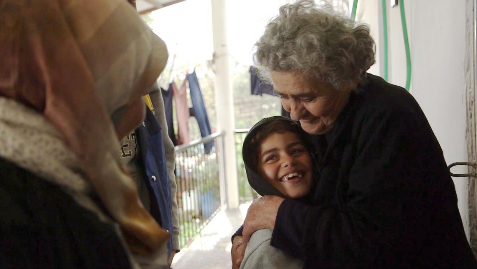 Una abuela para los refugiados en Idomeni