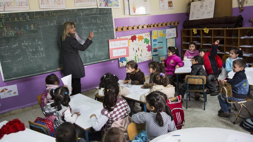 Dobles turnos de clases para los jóvenes refugiados en el Líbano