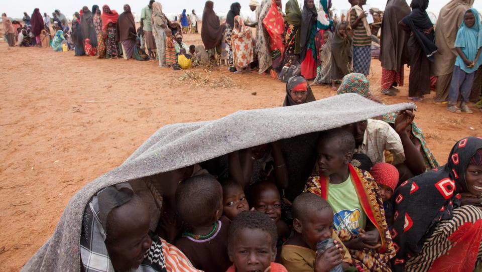 Doctor alarmado por tasa de muerte y desnutrición entre los refugiados somalíes