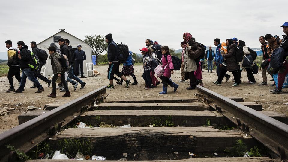 ACNUR insta a los países europeos a evitar una catástrofe en Grecia