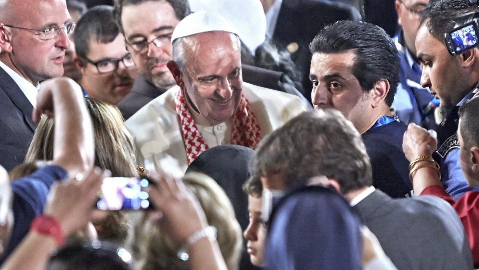 El Papa Francisco se reúne en Jordania con la población refugiada siria