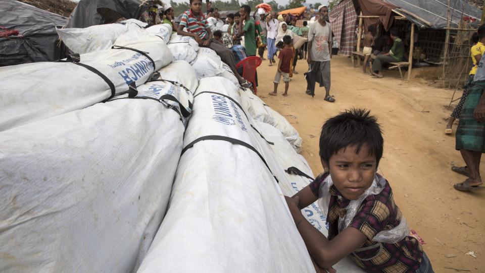 Bangladesh: ACNUR envía ayuda a los rohingya