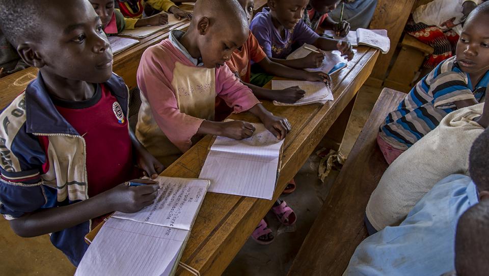 3,7 millones de niños refugiados no van al colegio